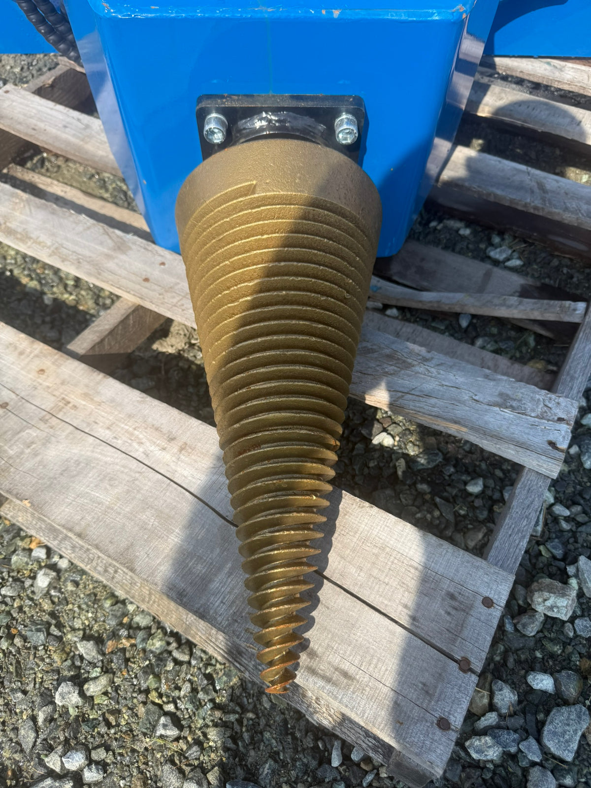 LandTuff™ Hydraulic Cone Screw Log Splitter – Skid Steer Attachment